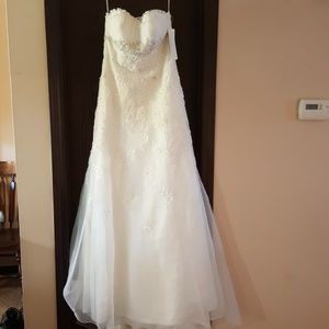 NEW Wedding Dress with Matching Veil